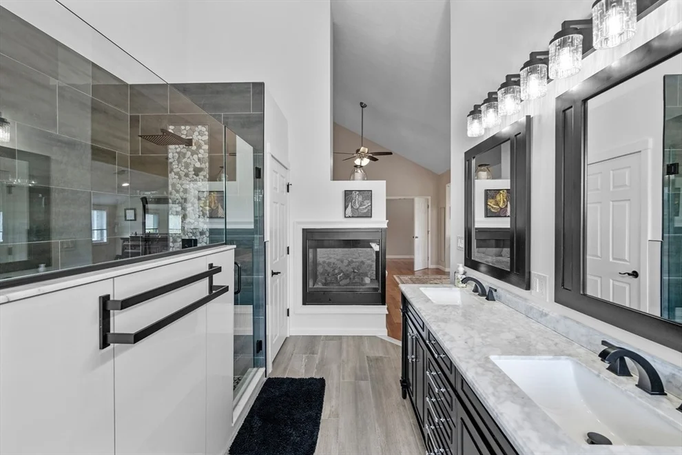 Unit for sale at 3 Eclipse Ln, Salem, MA 01970