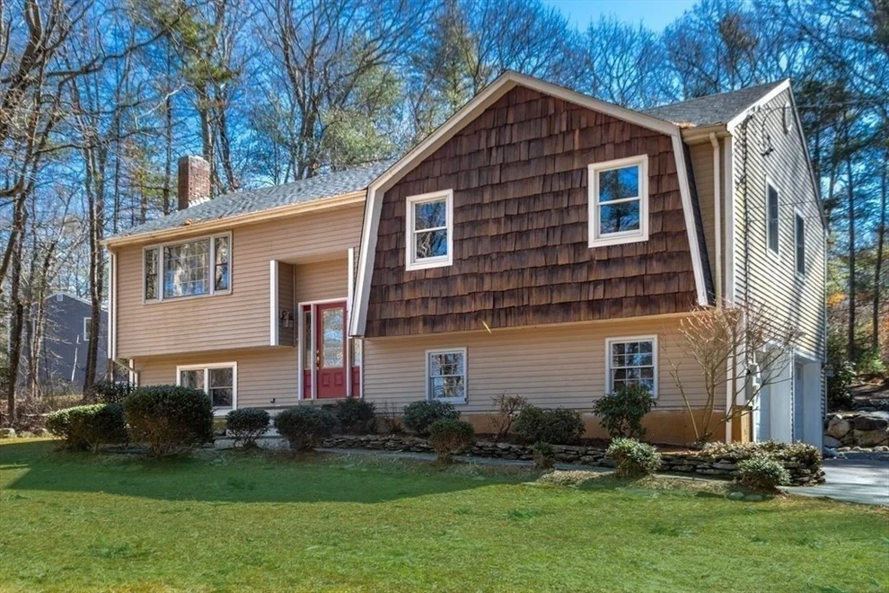 Unit for sale at 46 Furnace St, Sharon, MA 02067