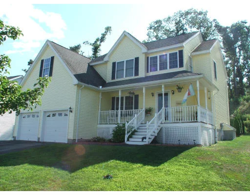 Unit for sale at 37 Sunrise Ave, Worcester, MA 01606