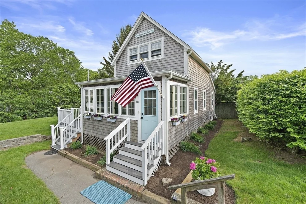 Unit for sale at 323 N Main St, Cohasset, MA 02025