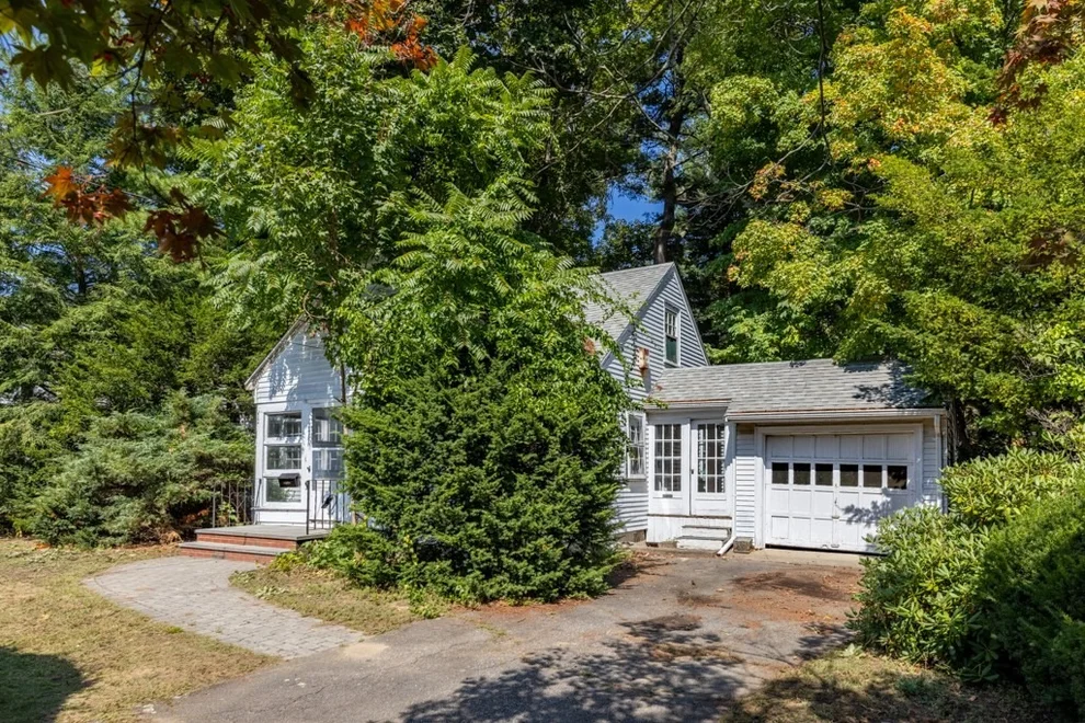Unit for sale at 71 Converse St, Wakefield, MA 01880