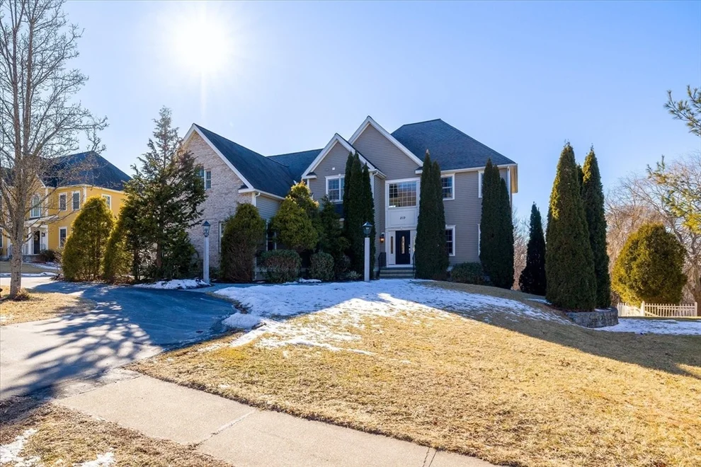 Unit for sale at 219 Magill Dr, Grafton, MA 01519