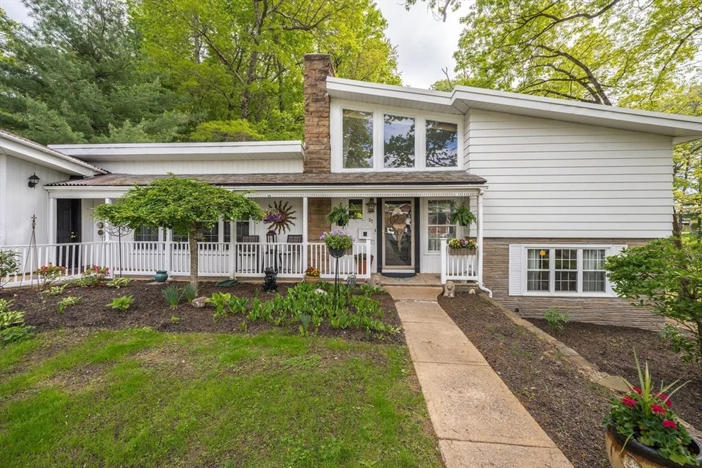 Unit for sale at 27 Overlook Dr, Springfield, MA 01118