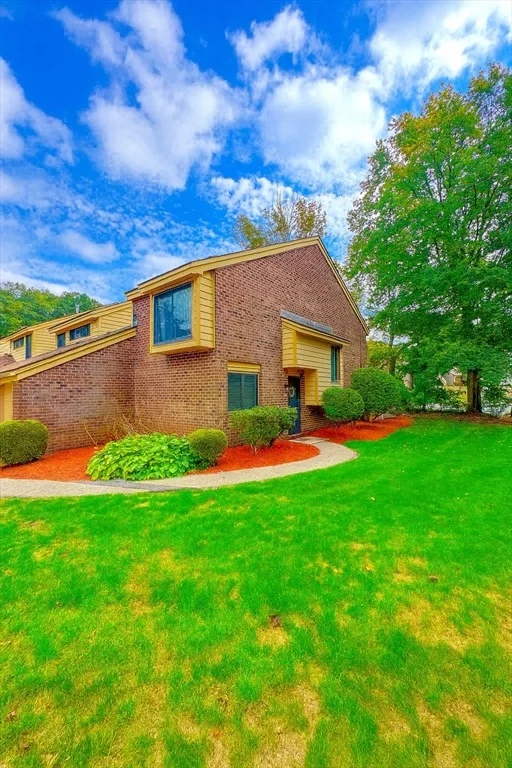 Unit for sale at 18 Cherrywood Dr, Stoughton, MA 02072