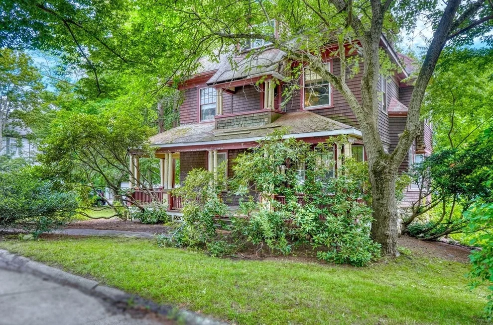 Unit for sale at 2 Park Ave, Wakefield, MA 01880