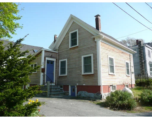 Unit for sale at 3 Highland Place, Gloucester, MA 01930