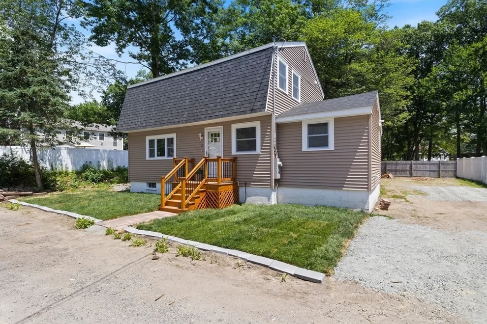 Unit for sale at 3 Greystone Road, Merrimac, MA 01860
