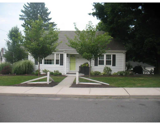 Unit for sale at 25 Pleasant St, Uxbridge, MA 01569
