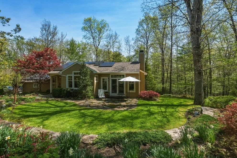 Unit for sale at 650 N Farms Rd, Northampton, MA 01062