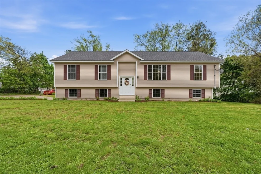 Unit for sale at 6 White Birch Dr, Worcester, MA 01602