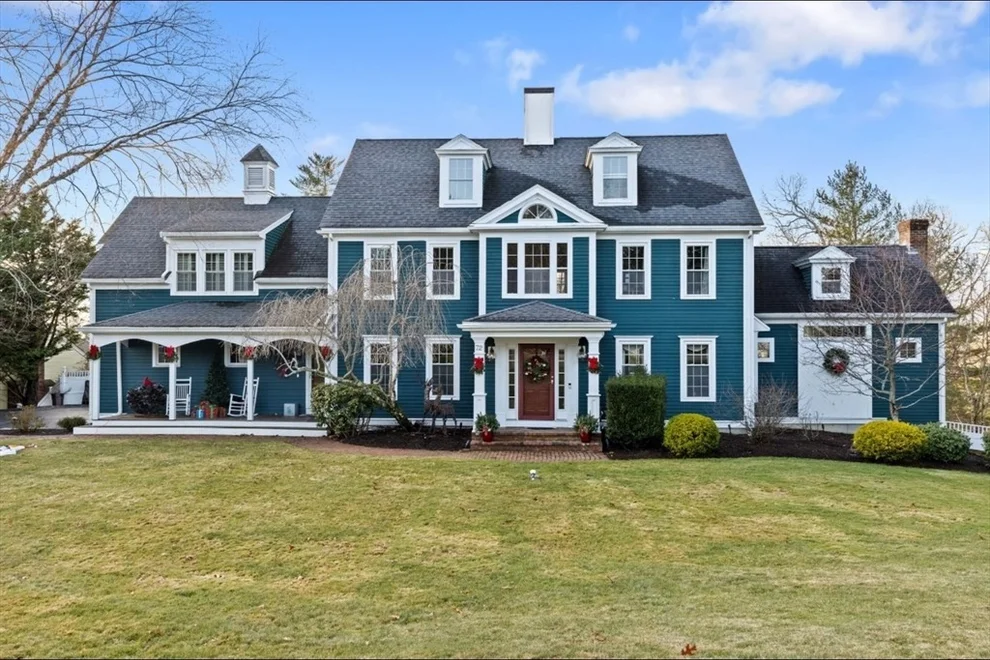 Unit for sale at 72 Pokanoket Ln, Marshfield, MA 02050