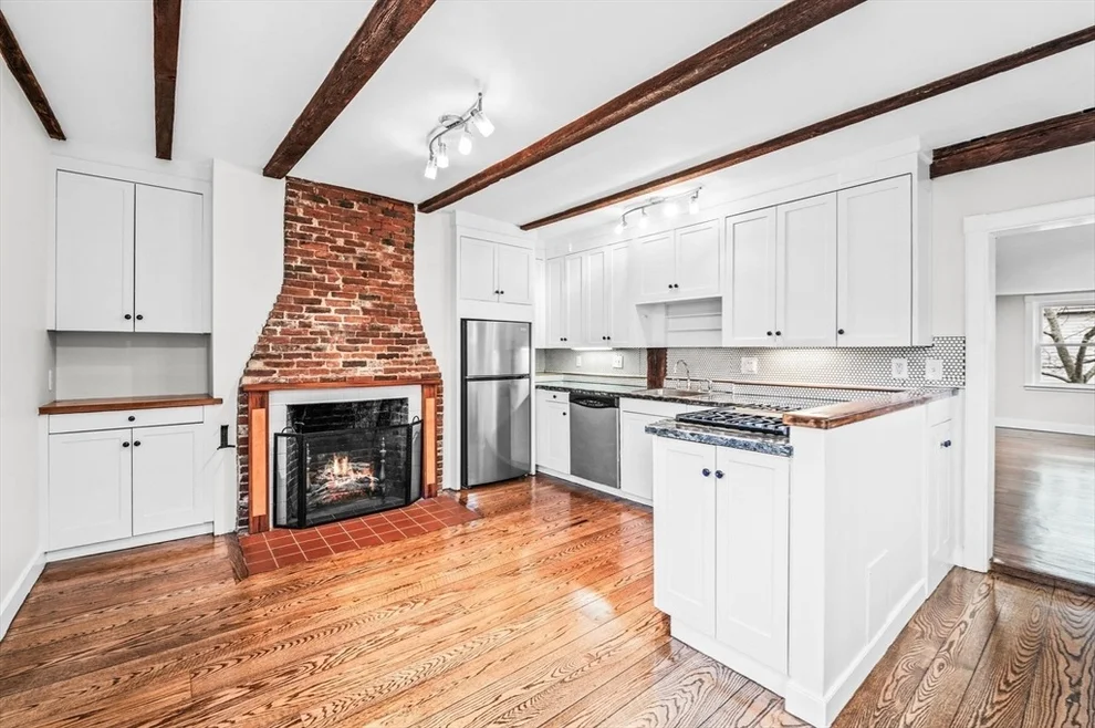 Unit for sale at 17-3 High St, Salem, MA 01970