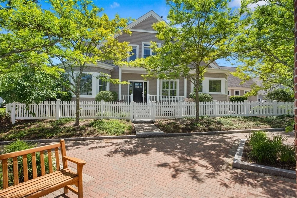 Unit for sale at 7 Moray Ln, Ipswich, MA 01938