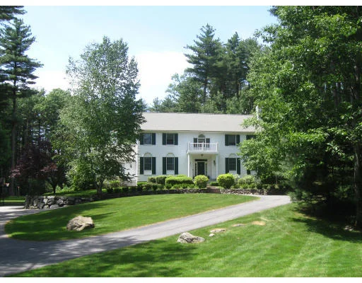 Unit for sale at 41 Black Burnian Rd, Weston, MA 02493