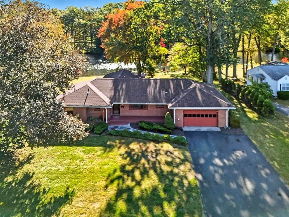 Unit for sale at 73 Silver Lake Dr, Agawam, MA 01001