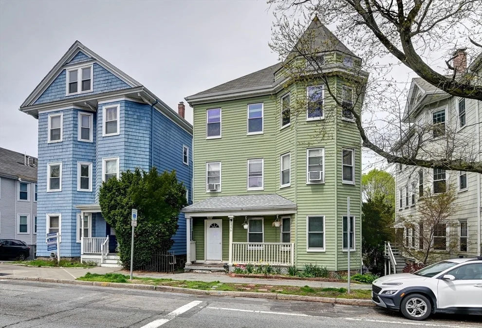 Unit for sale at 769 Boylston St, Brookline, MA 02467
