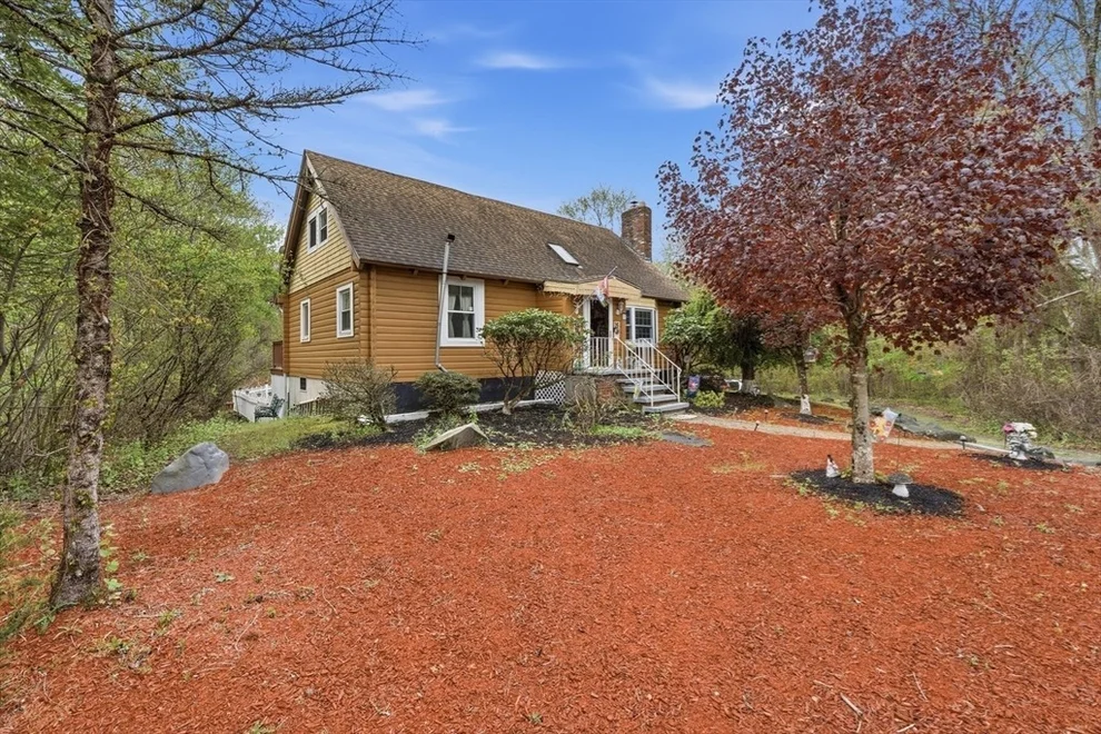 Unit for sale at 35 Chestnut Dr, Brockton, MA 02301