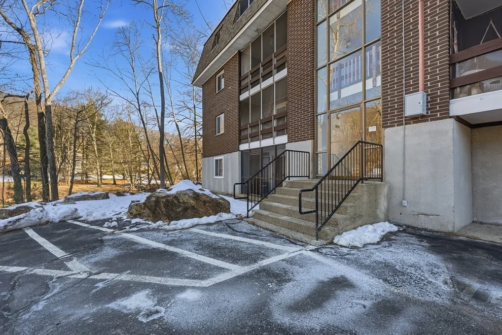 Unit for sale at 10 Mill St, Maynard, MA 01754