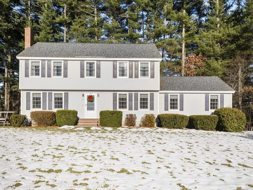Unit for sale at 4 Michaels Dr, Tyngsborough, MA 01879