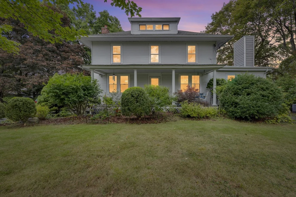 Unit for sale at 26 Nelson Pl, Worcester, MA 01605