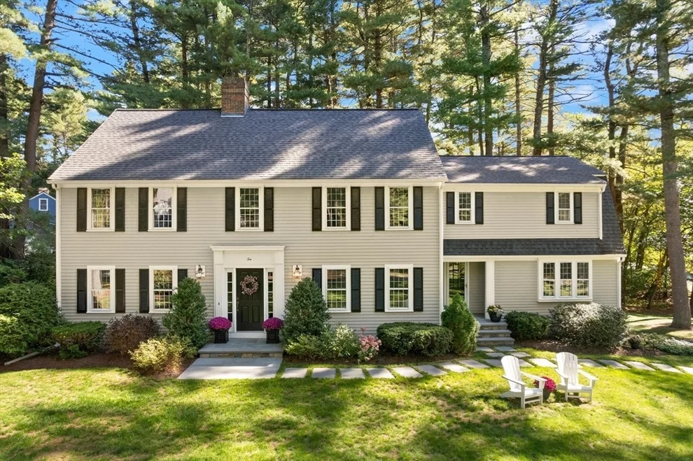 Unit for sale at 10 Hammond Cir, Sudbury, MA 01776