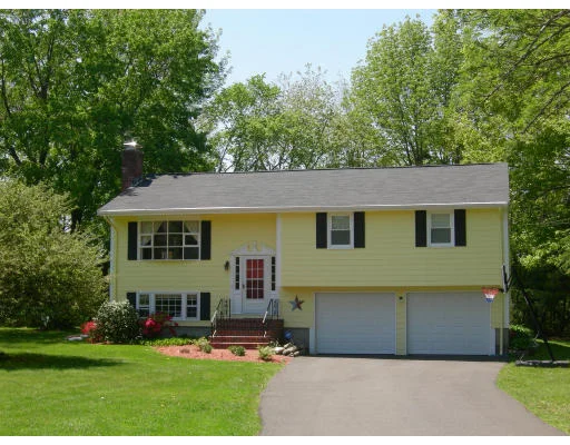Unit for sale at 13 Kaymark Dr, Medfield, MA 02052