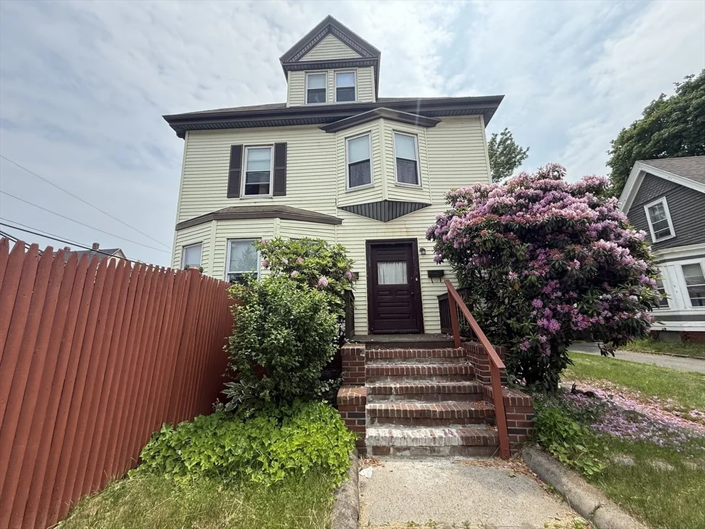Unit for sale at 156 Euclid Ave, Lynn, MA 01904