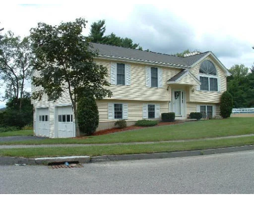 Unit for sale at 41 Moreland Green Dr, Worcester, MA 01609