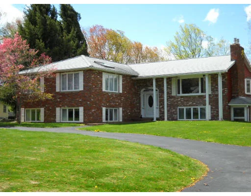Unit for sale at 1492 Hildreth St, Dracut, MA 01826