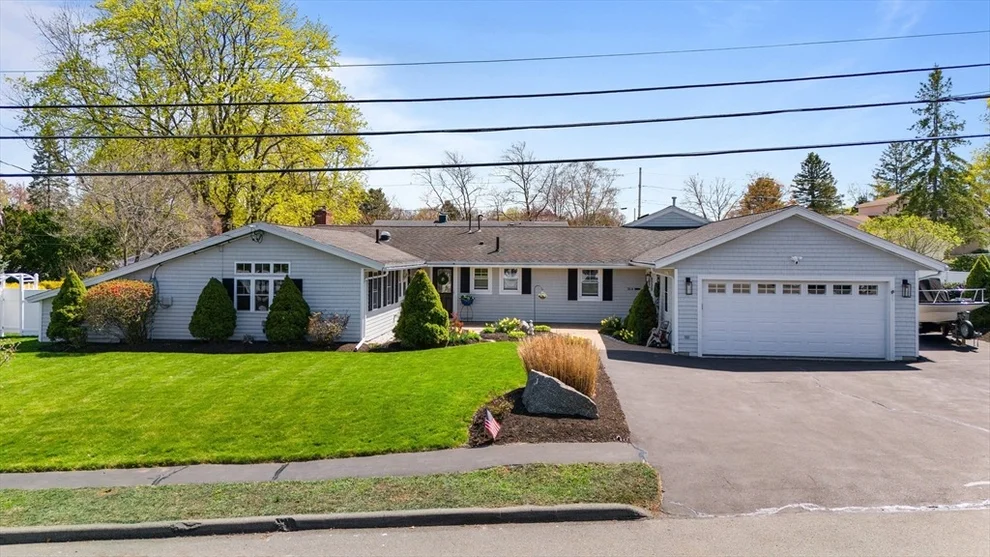 Unit for sale at 16 Magnolia Ter, Peabody, MA 01960