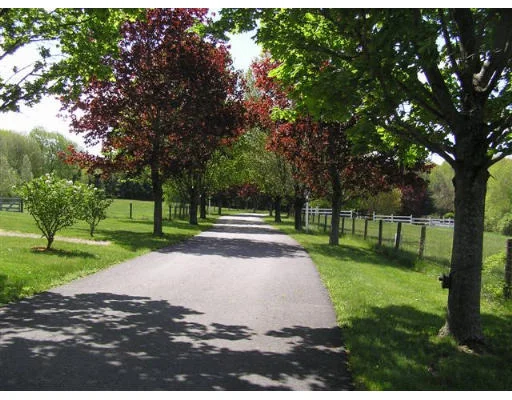 Unit for sale at 614 South Street, Shrewsbury, MA 01545