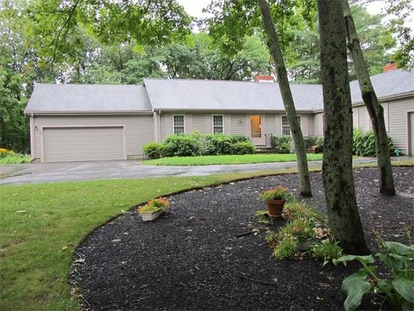 Unit for sale at 5 Lois Lane, Lexington, MA 02420