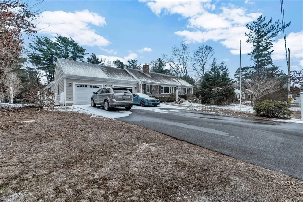Unit for sale at 426 Mariner Cir, Barnstable, MA 02635