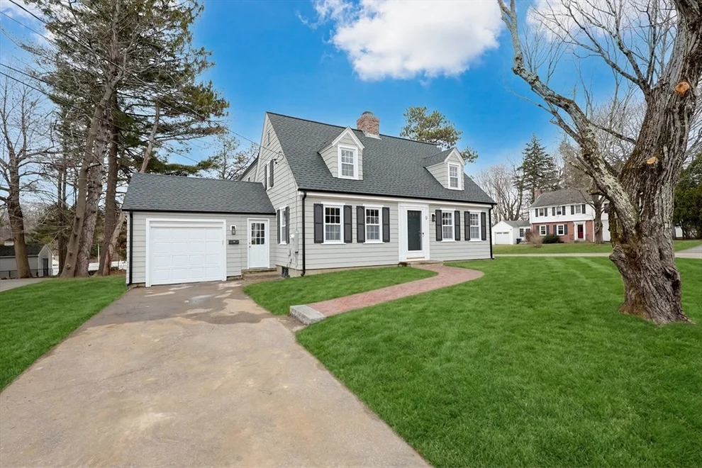 Unit for sale at 9 Arnold Rd, Shrewsbury, MA 01545