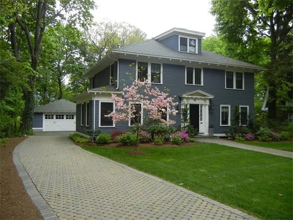 Unit for sale at 86 Crofton Rd, Newton, MA 02468