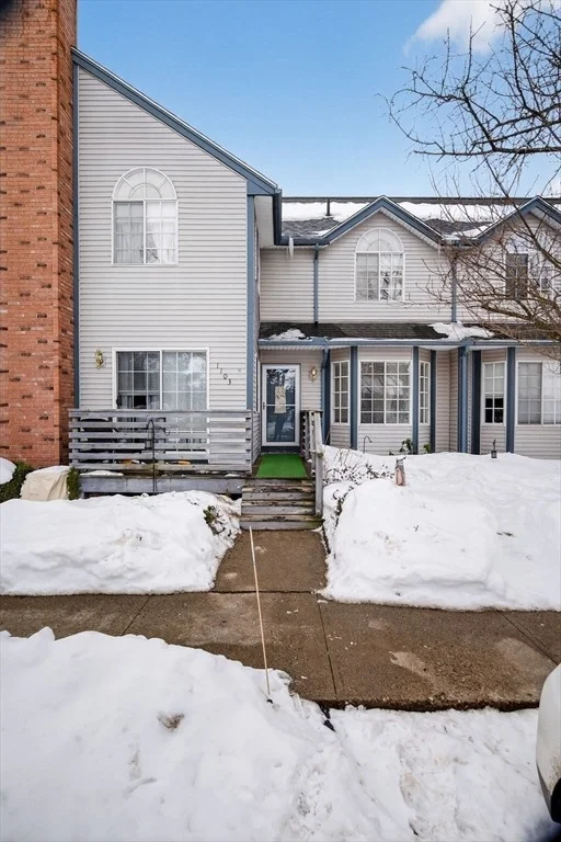 Unit for sale at 104 Johnson Rd, Chicopee, MA 01022