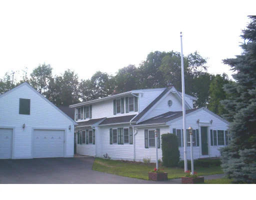 Unit for sale at 372 Old Post Rd, Sharon, MA 02067