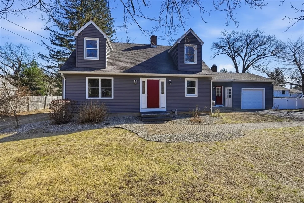 Unit for sale at 32 Oak Ln, Agawam, MA 01030