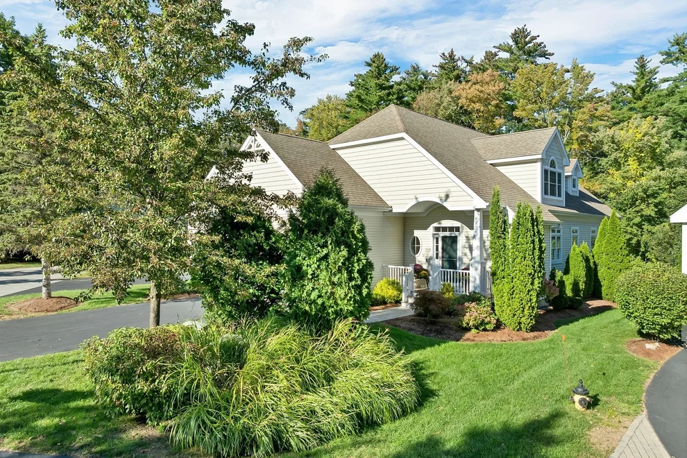 Unit for sale at 5 Metea Lane, Merrimack, NH 03054