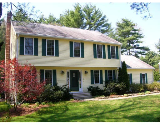 Unit for sale at 11 Medway Branch, Norfolk, MA 02056