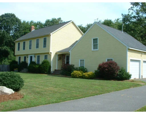 Unit for sale at 27 Pinewood Ln, Groveland, MA 01834