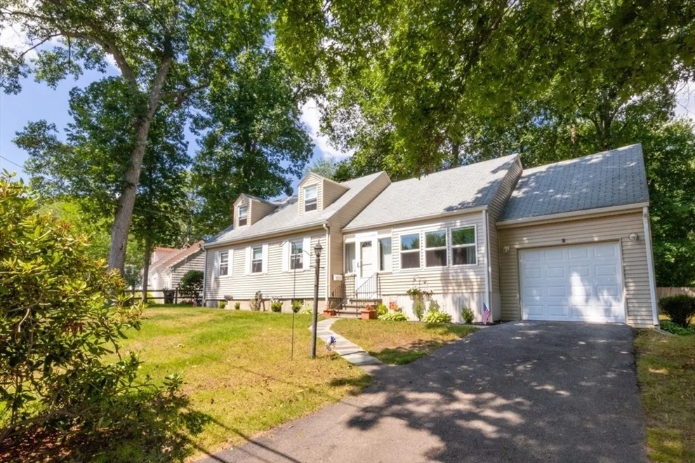 Unit for sale at 18 Bonnie Rd, Weymouth, MA 02190