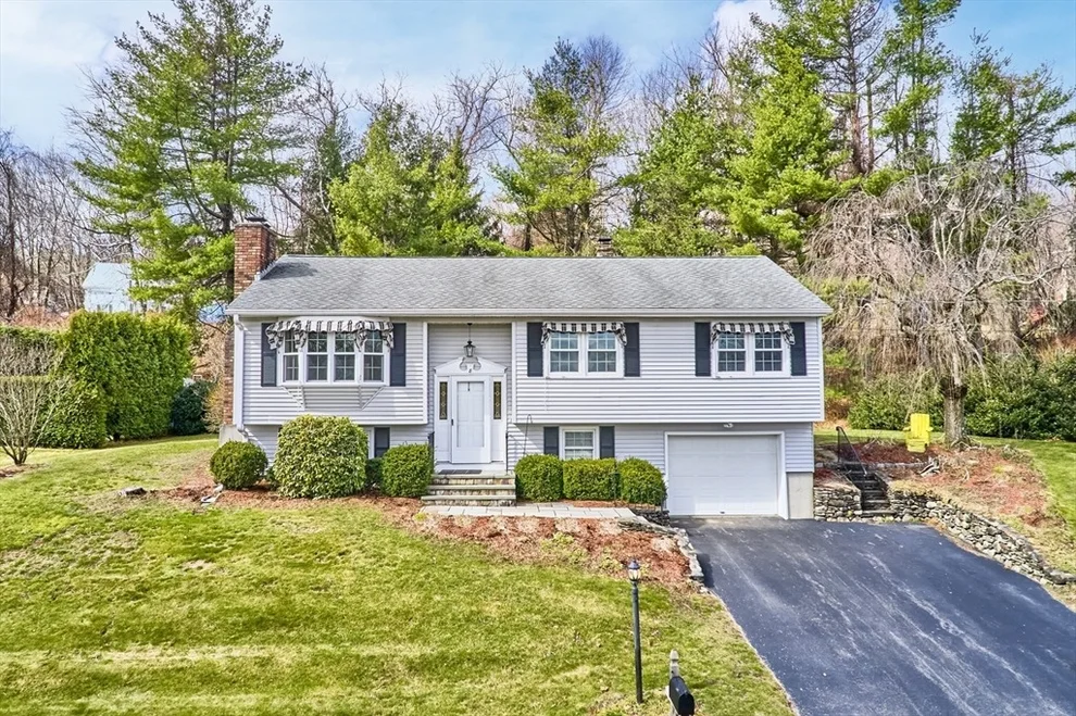 Unit for sale at 8 Appletree Lane, Leominster, MA 01453