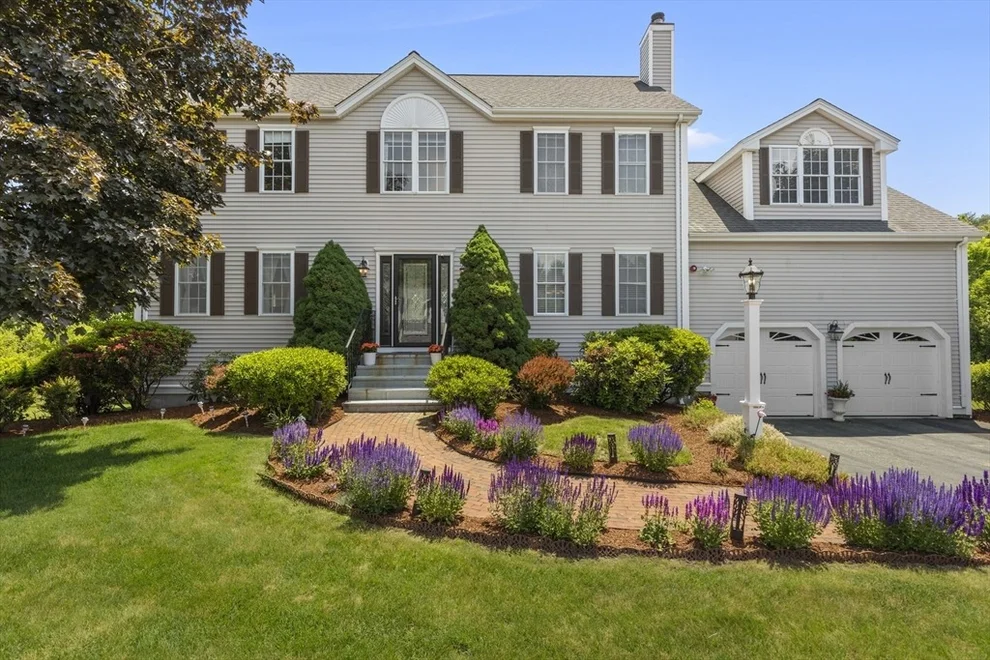 Unit for sale at 5 Donovan Dr, Framingham, MA 01701