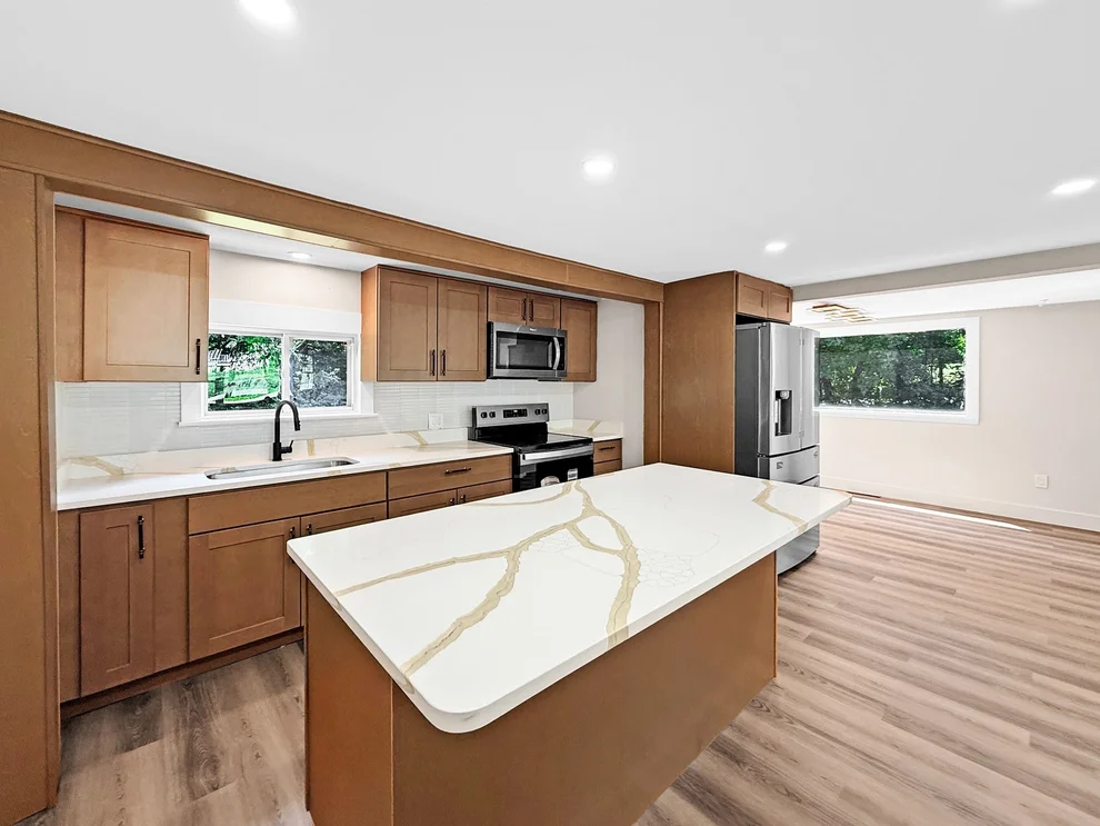 Unit for sale at 89 Goodale St, Haverhill, MA 01830