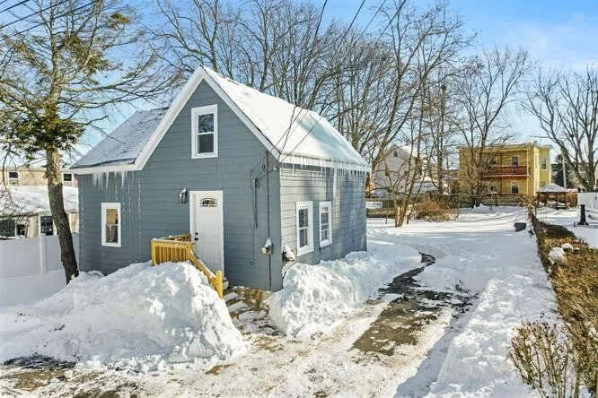 Unit for sale at 17 Lummus Ct, Lynn, MA 01904