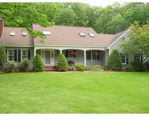 Unit for sale at 5 Noyes Lane, Atkinson, NH 03811