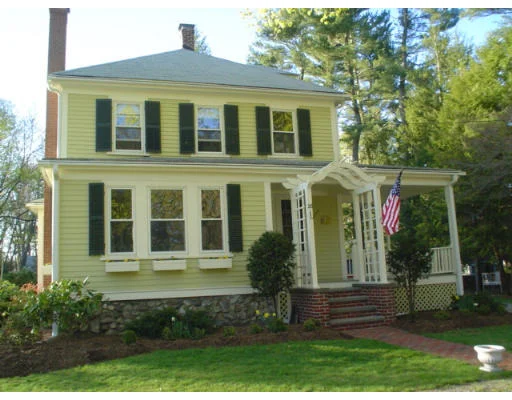 Unit for sale at 28 Hartshorn Street, Reading, MA 01867