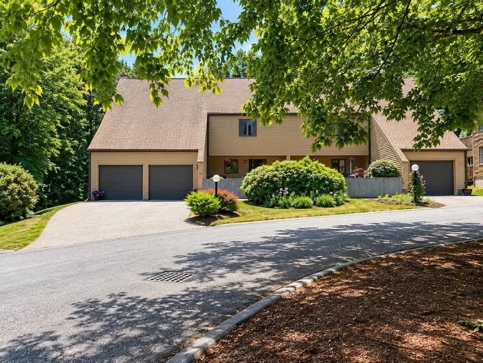 Unit for sale at 10 Clarendon Common, Franklin, MA 02038