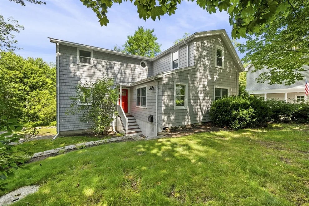 Unit for sale at 8 Risley Rd, Marblehead, MA 01945